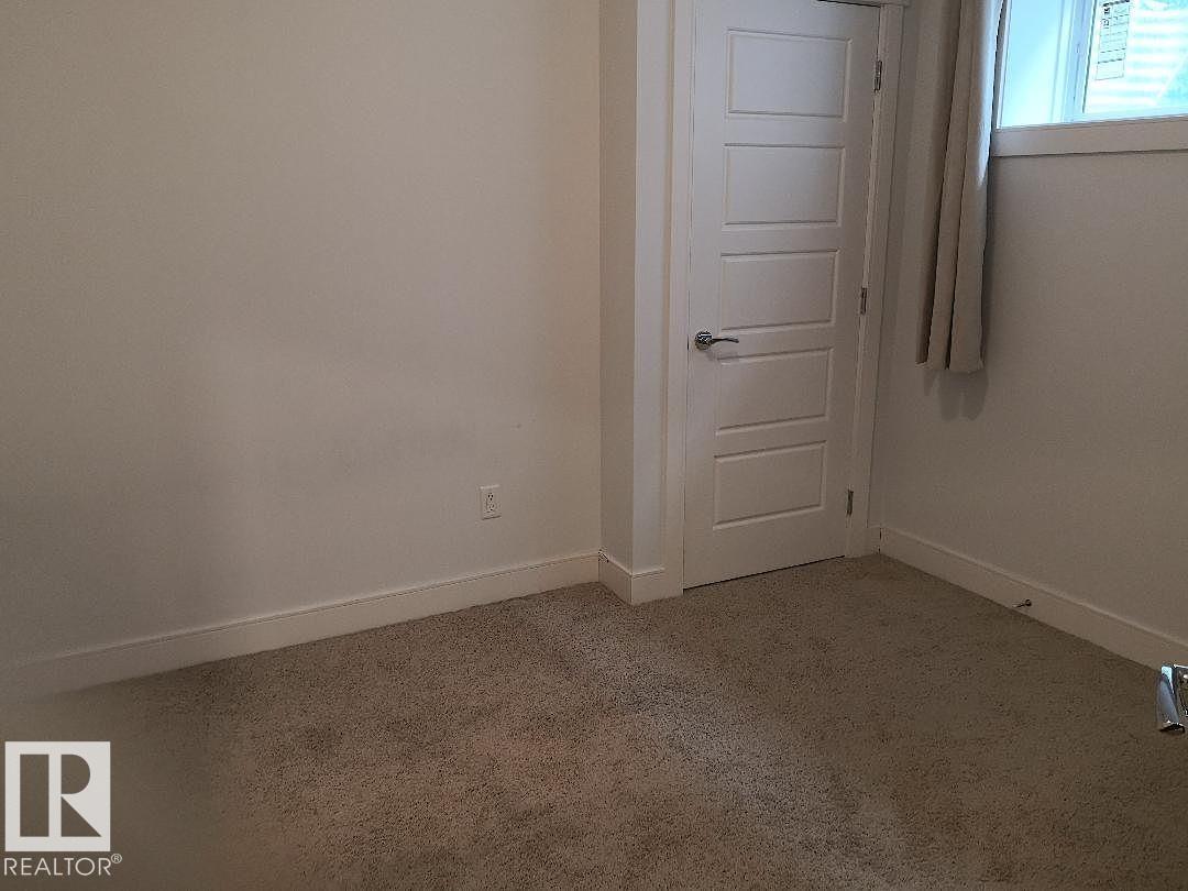 Photo 11 of 10922 81 Av Nw Nw, Edmonton AB