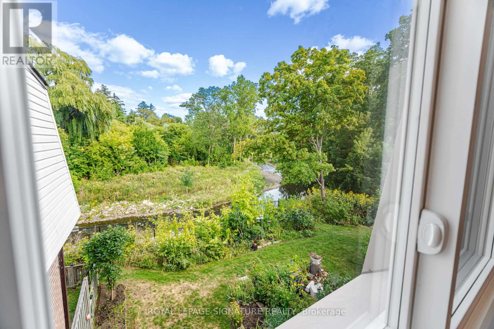 Photo 18 of 64 3175 Kirwin Avenue, Mississauga ON