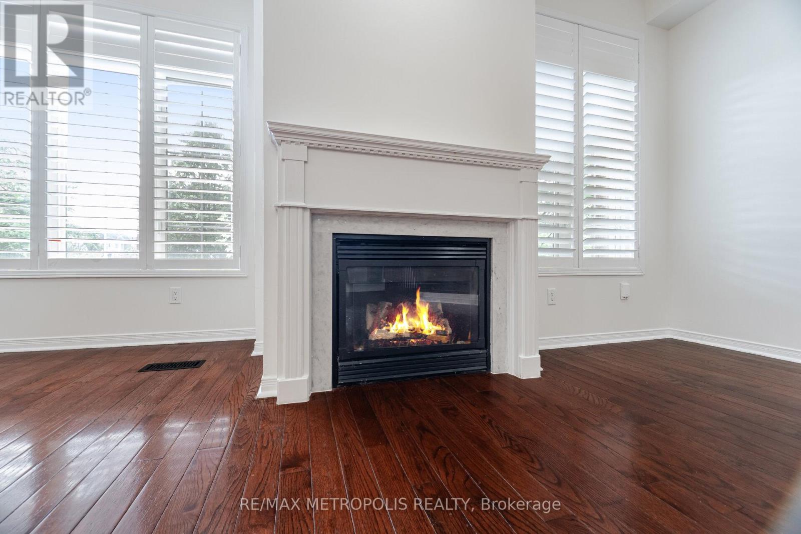 Photo 19 of 104 Stagecoach Circle, Toronto ON