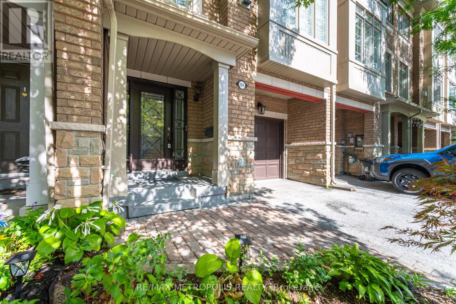 Photo 3 of 104 Stagecoach Circle, Toronto ON