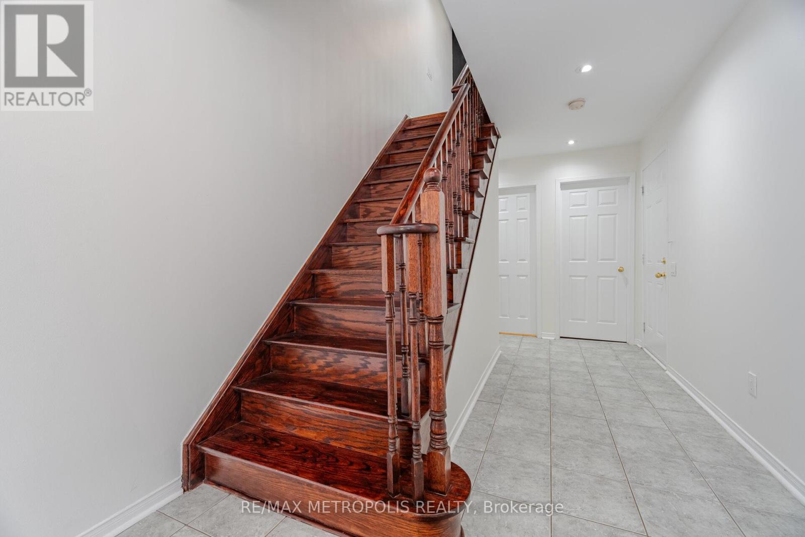 Photo 33 of 104 Stagecoach Circle, Toronto ON