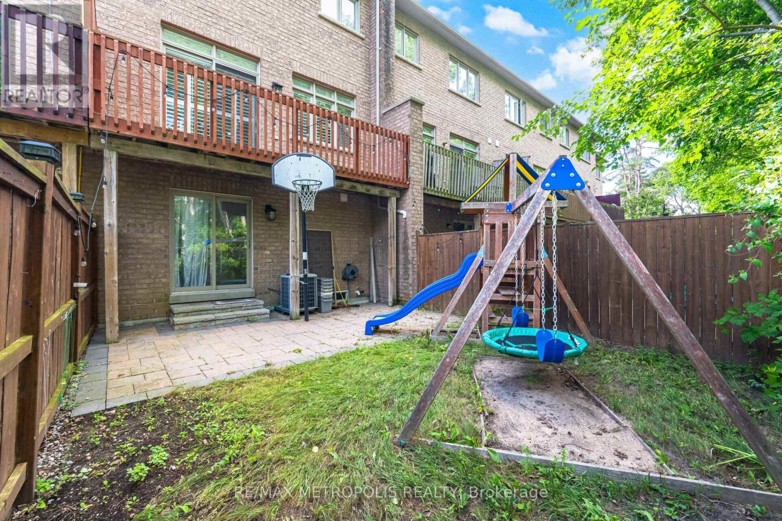 Photo 39 of 104 Stagecoach Circle, Toronto ON