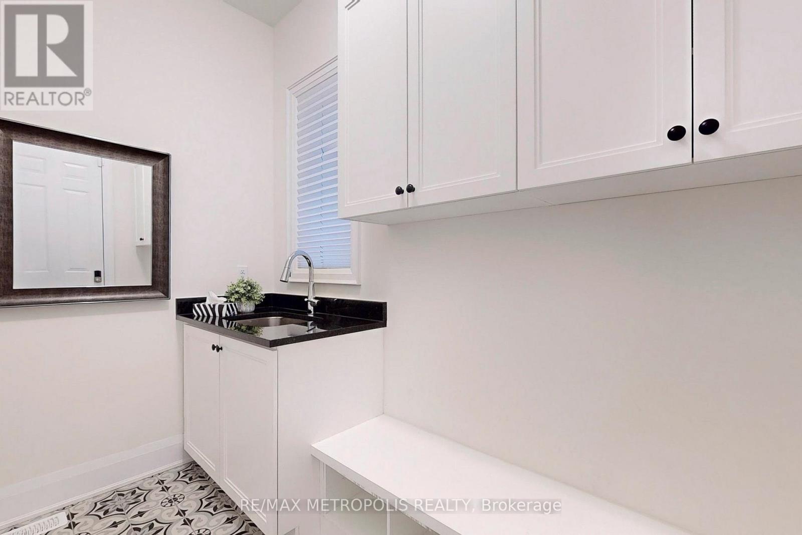 Photo 14 of 100 Ballantyne Boulevard, Vaughan ON