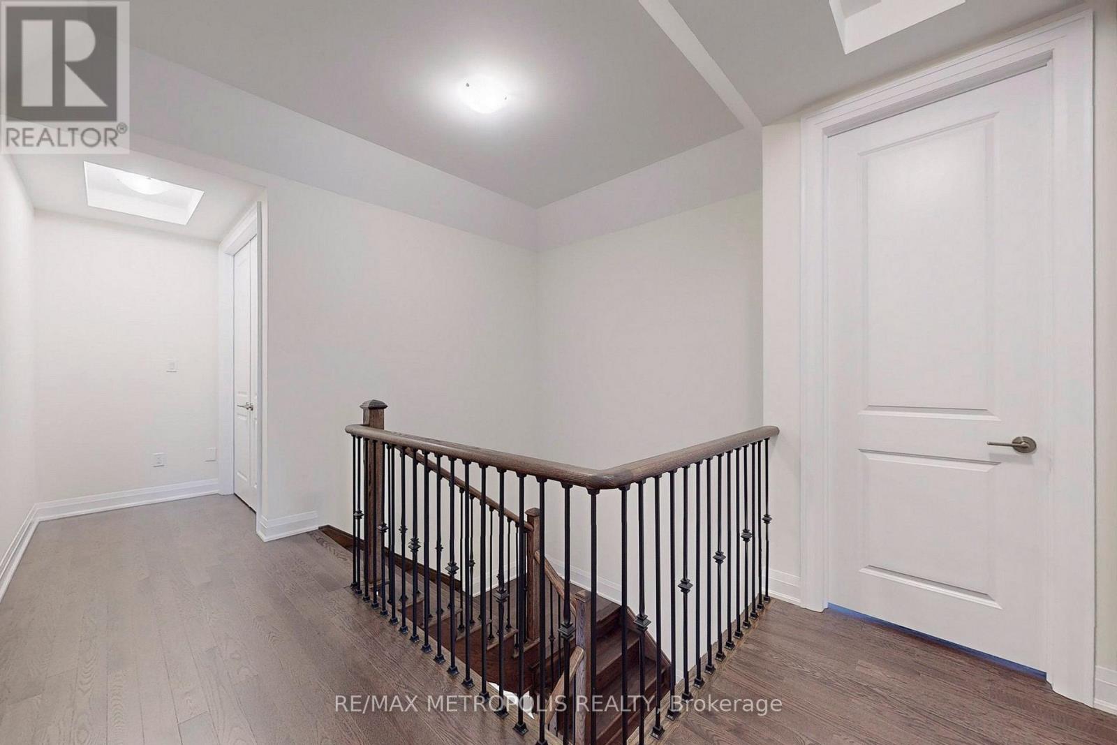 Photo 17 of 100 Ballantyne Boulevard, Vaughan ON