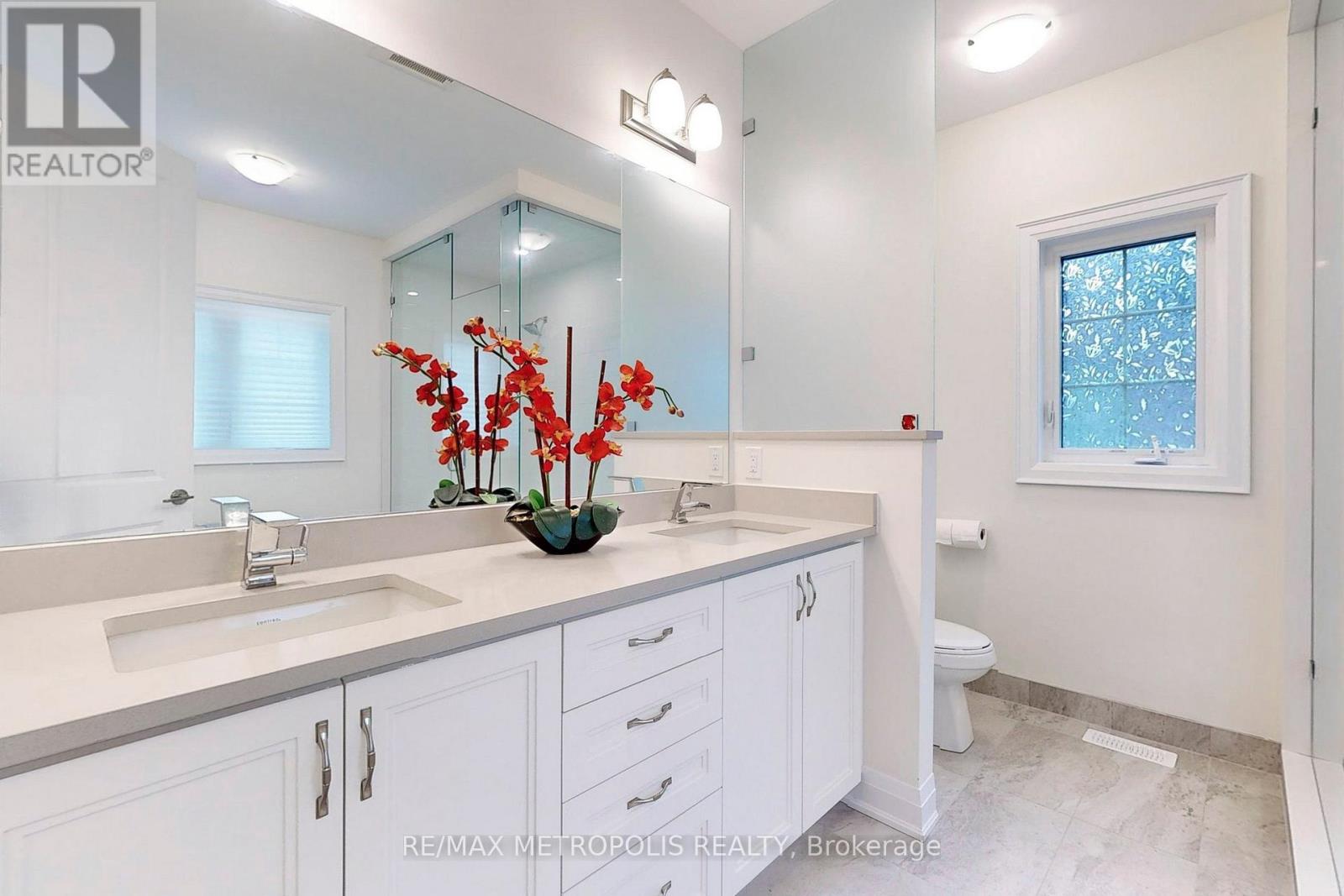 Photo 22 of 100 Ballantyne Boulevard, Vaughan ON
