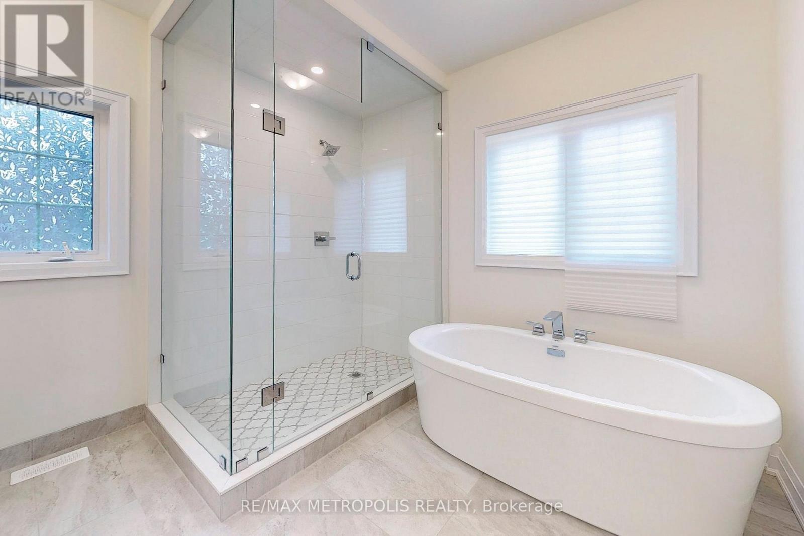 Photo 23 of 100 Ballantyne Boulevard, Vaughan ON