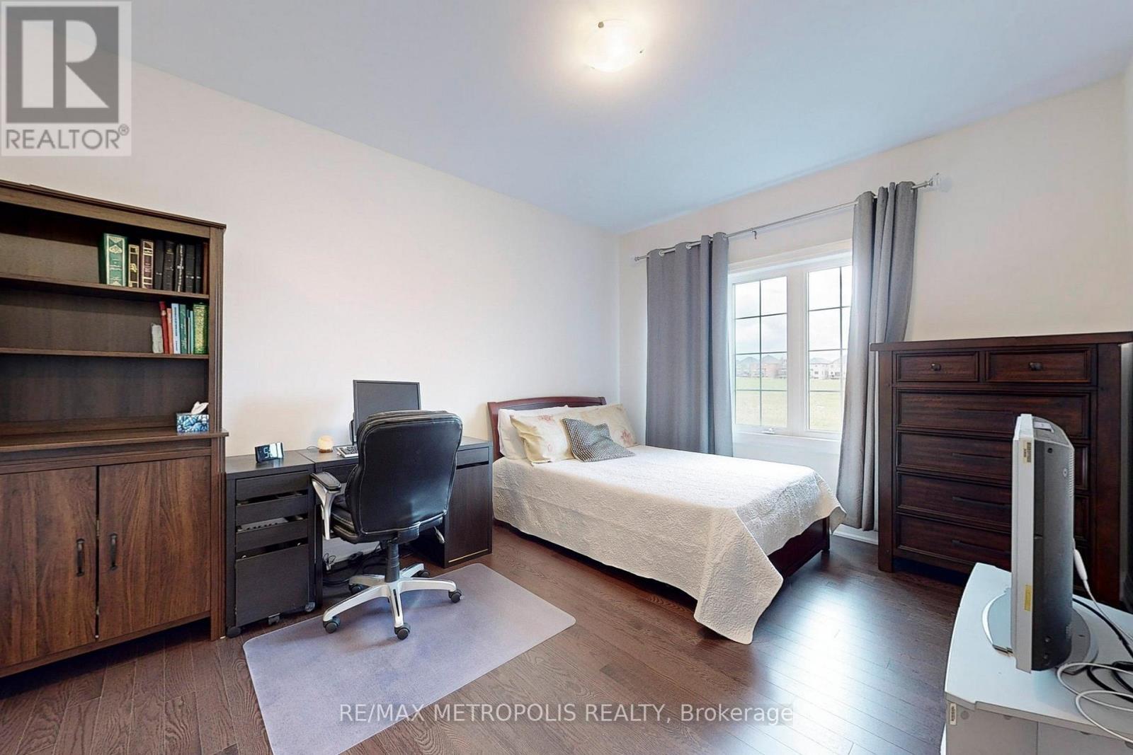 Photo 26 of 100 Ballantyne Boulevard, Vaughan ON