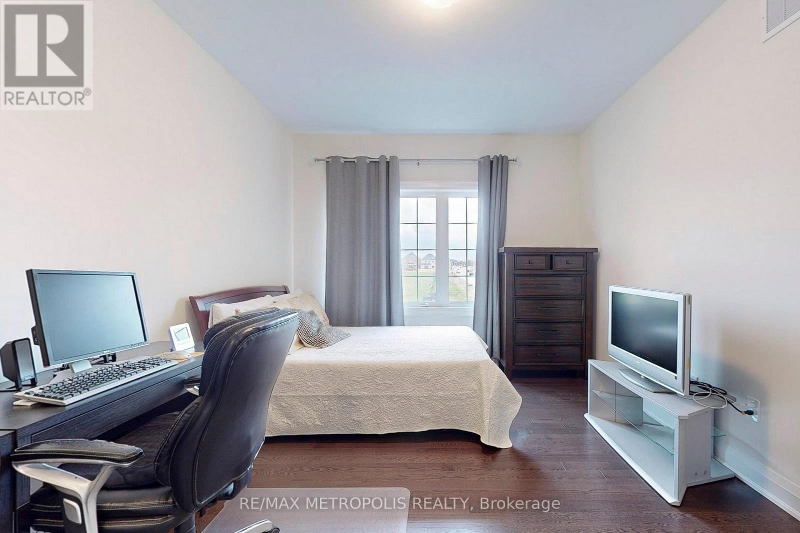 Photo 27 of 100 Ballantyne Boulevard, Vaughan ON