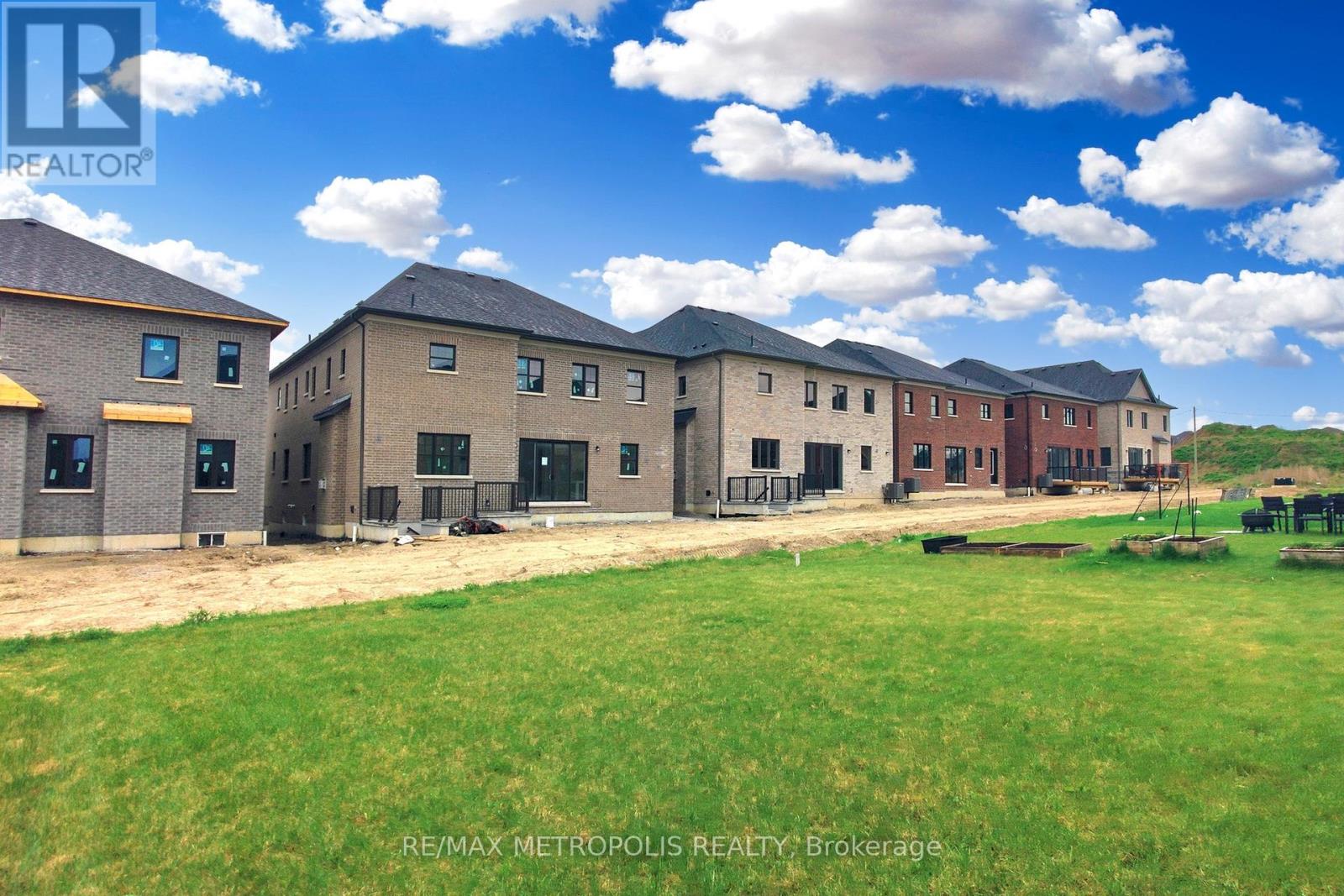 Photo 40 of 100 Ballantyne Boulevard, Vaughan ON