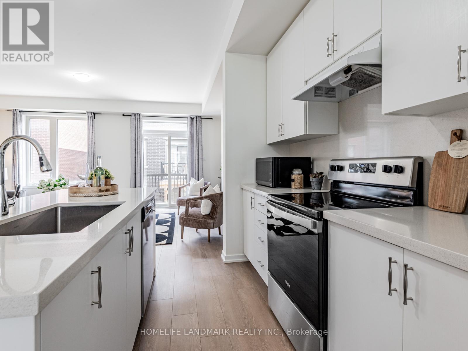 Photo 10 of 25 Origin Way, Vaughan ON