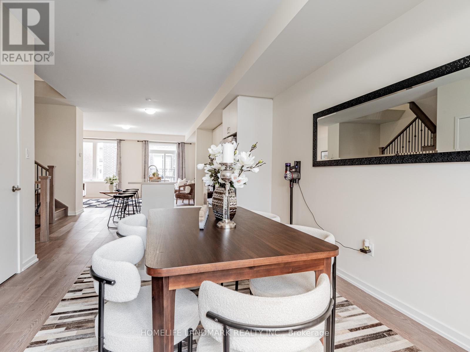 Photo 5 of 25 Origin Way, Vaughan ON