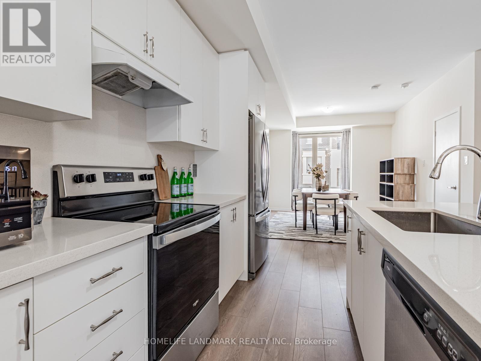 Photo 9 of 25 Origin Way, Vaughan ON