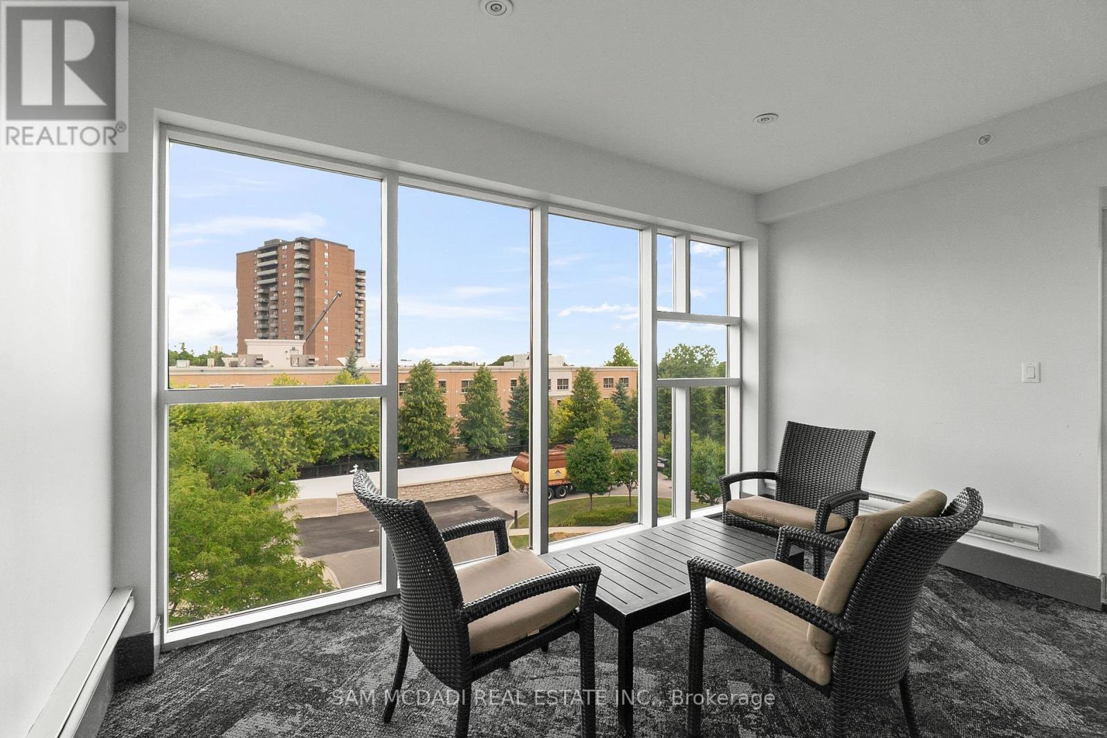 Photo 39 of 131 570 Lolita Gardens, Mississauga ON