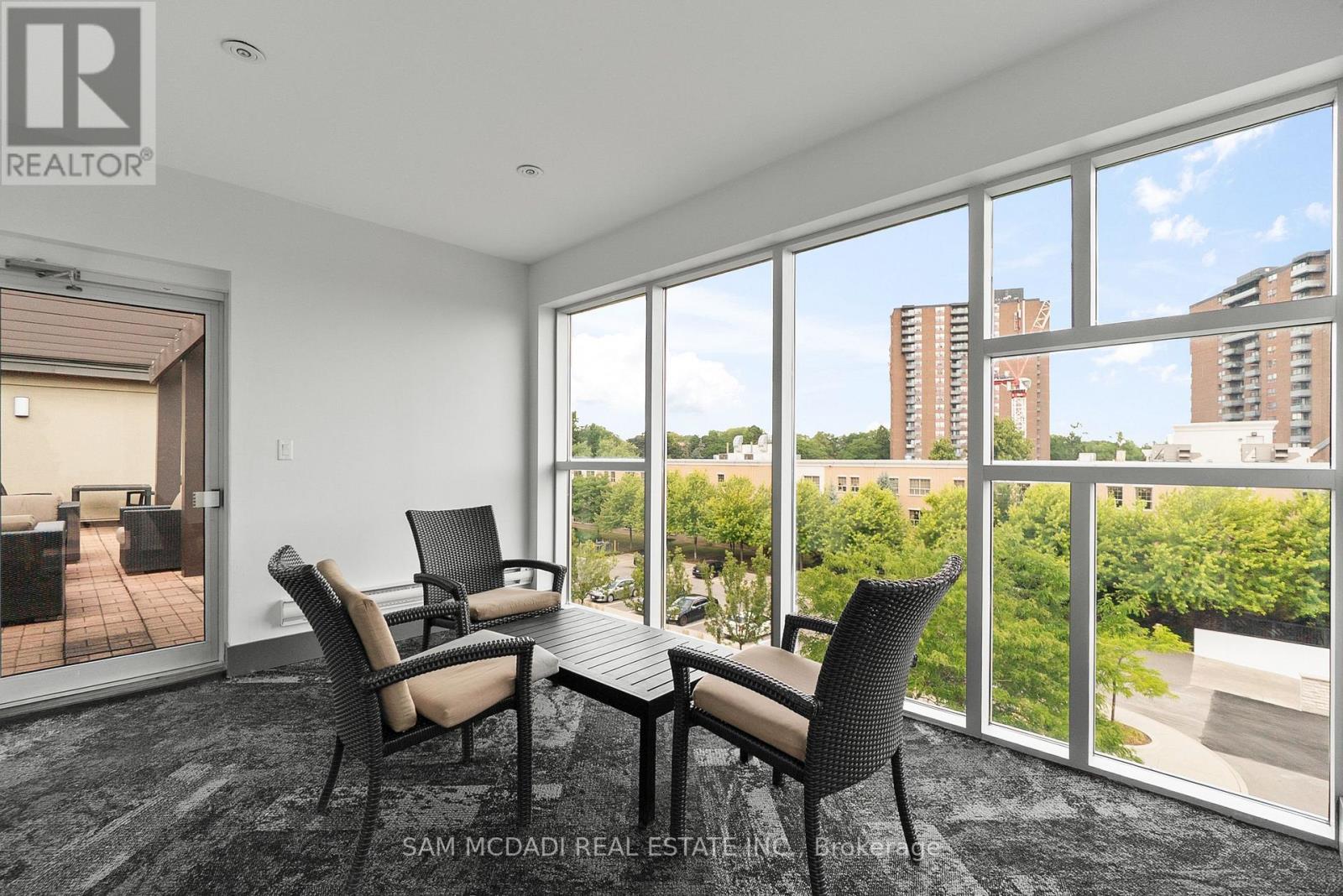 Photo 40 of 131 570 Lolita Gardens, Mississauga ON