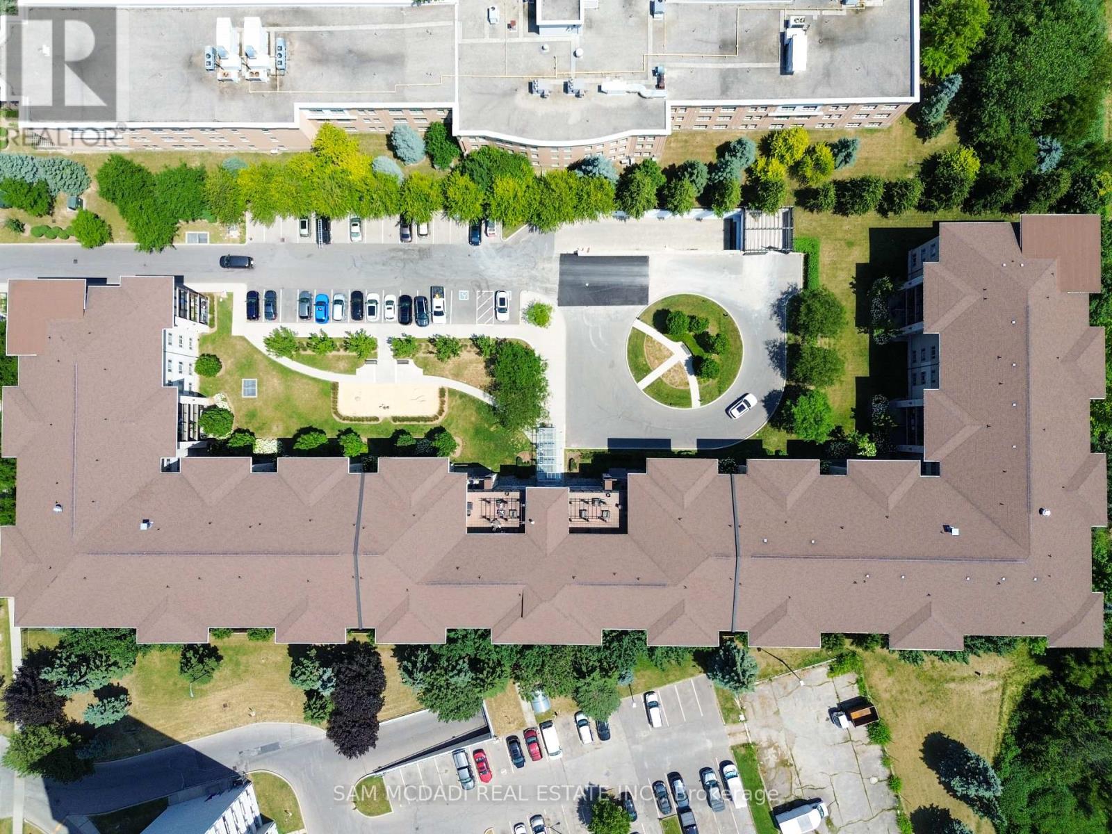 Photo 28 of 131 570 Lolita Gardens, Mississauga ON