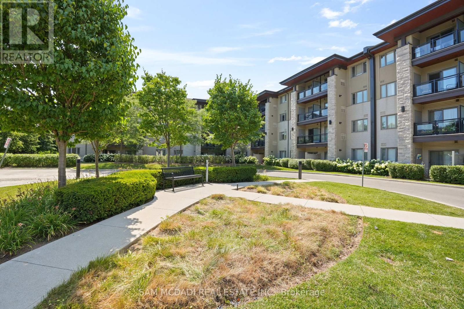 Photo 29 of 131 570 Lolita Gardens, Mississauga ON