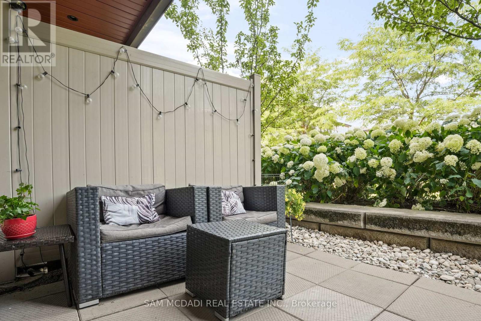 Photo 21 of 131 570 Lolita Gardens, Mississauga ON