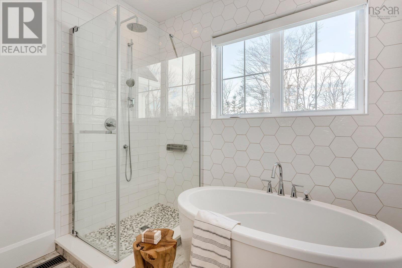 Photo 23 of 1006 Mccabe Lake Drive, Middle Sackville NS