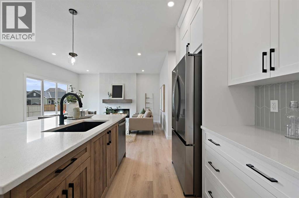 Photo 4 of 564 Baywater Manor Sw, Airdrie AB