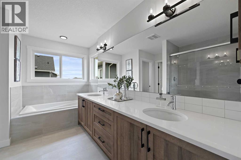 Photo 23 of 564 Baywater Manor Sw, Airdrie AB