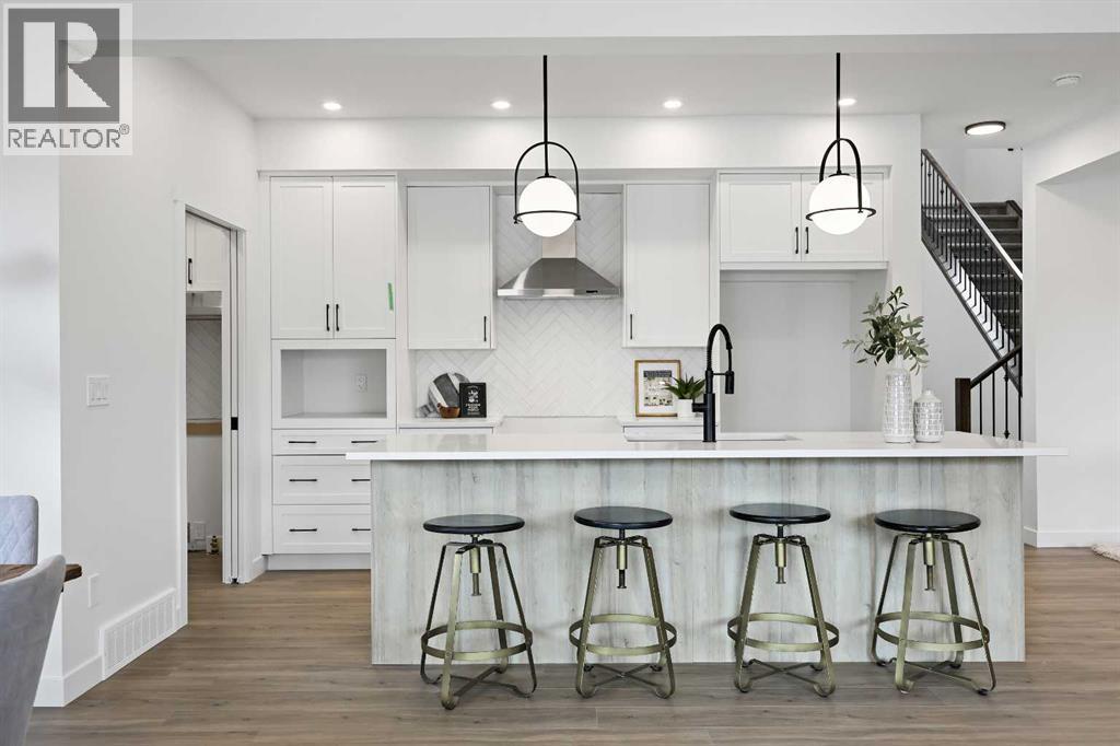 Photo 2 of 626 Bayview Lane Sw, Airdrie AB