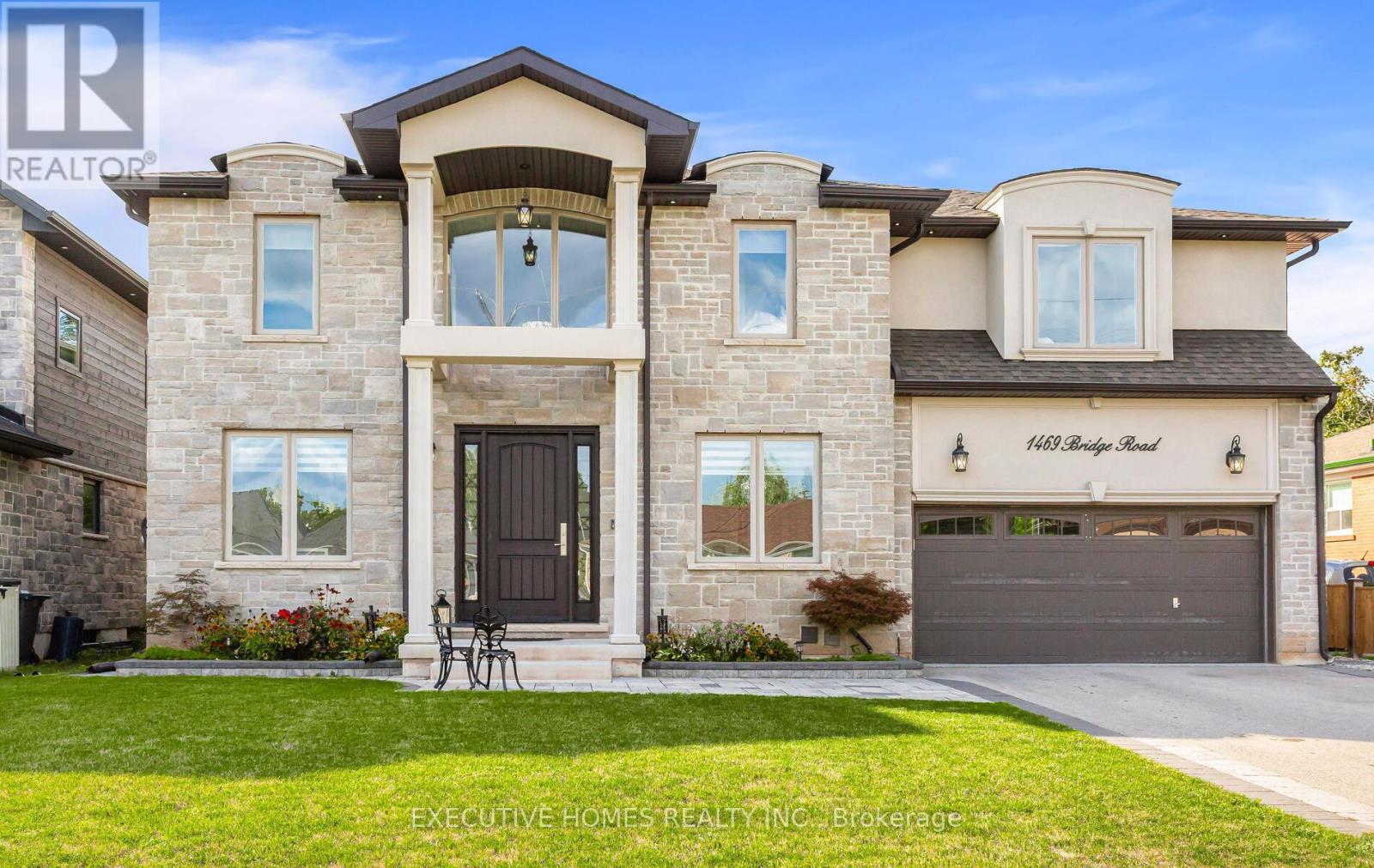 Photo 2 of 1469 Bridge Road, Oakville ON