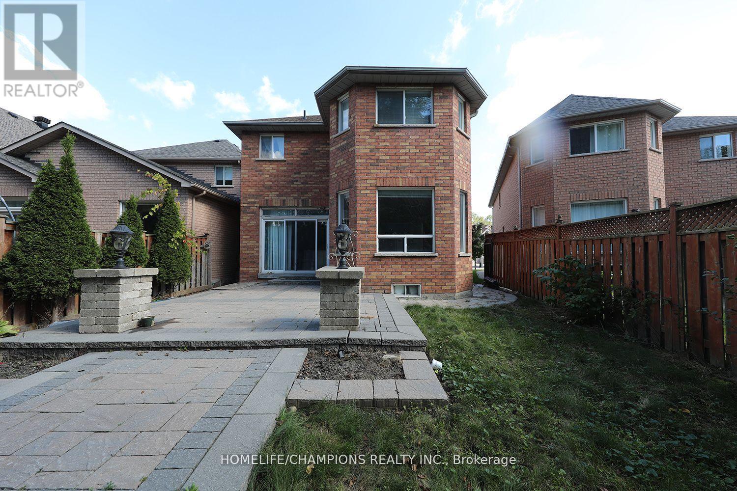 Photo 22 of 142 Estate Garden Avenue, Richmond Hill ON