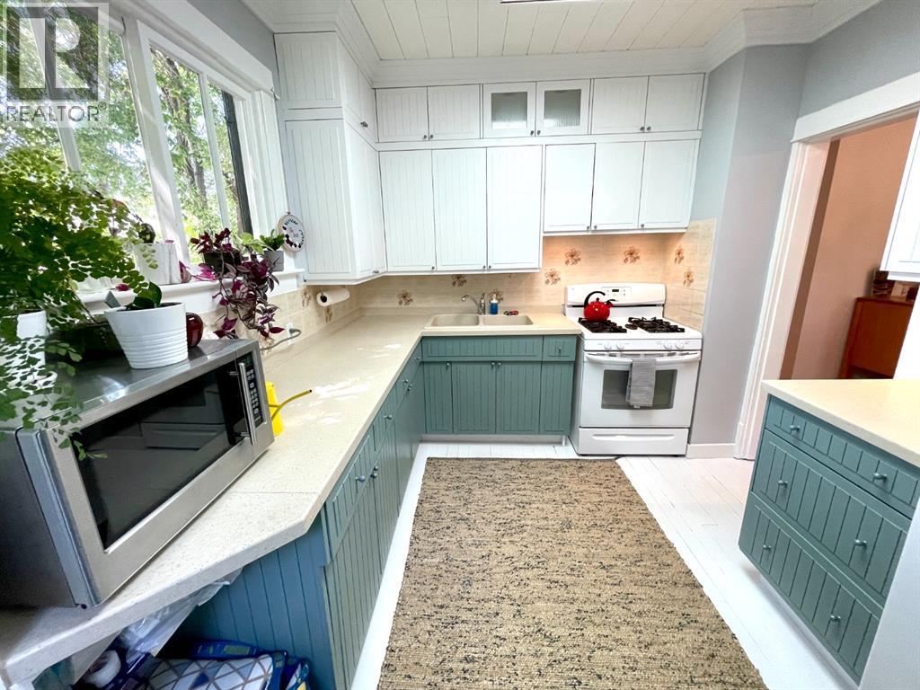 Photo 15 of 5517 47 A Avenue, Red Deer AB