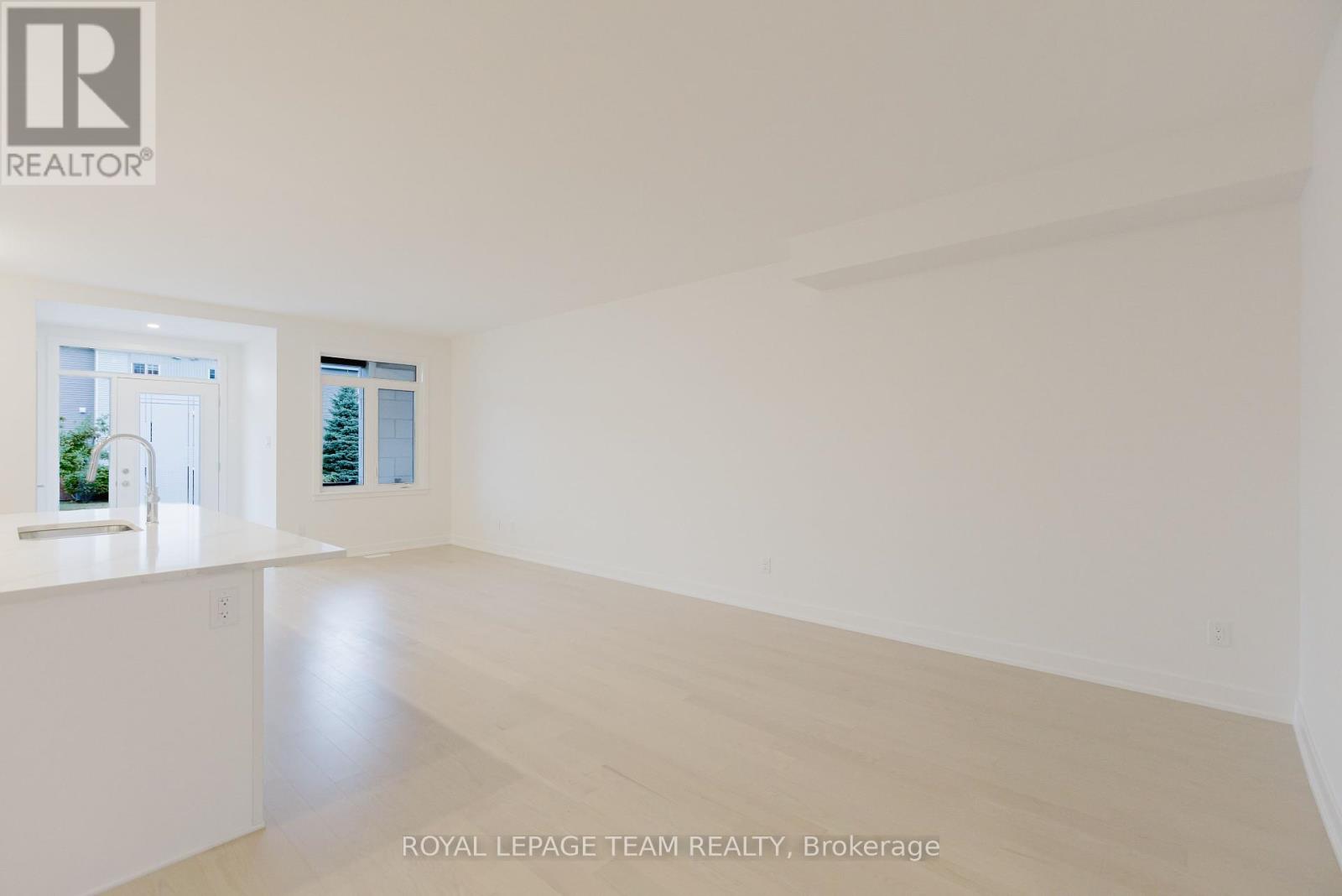 Photo 9 of 805 Anciano Crescent, Ottawa ON