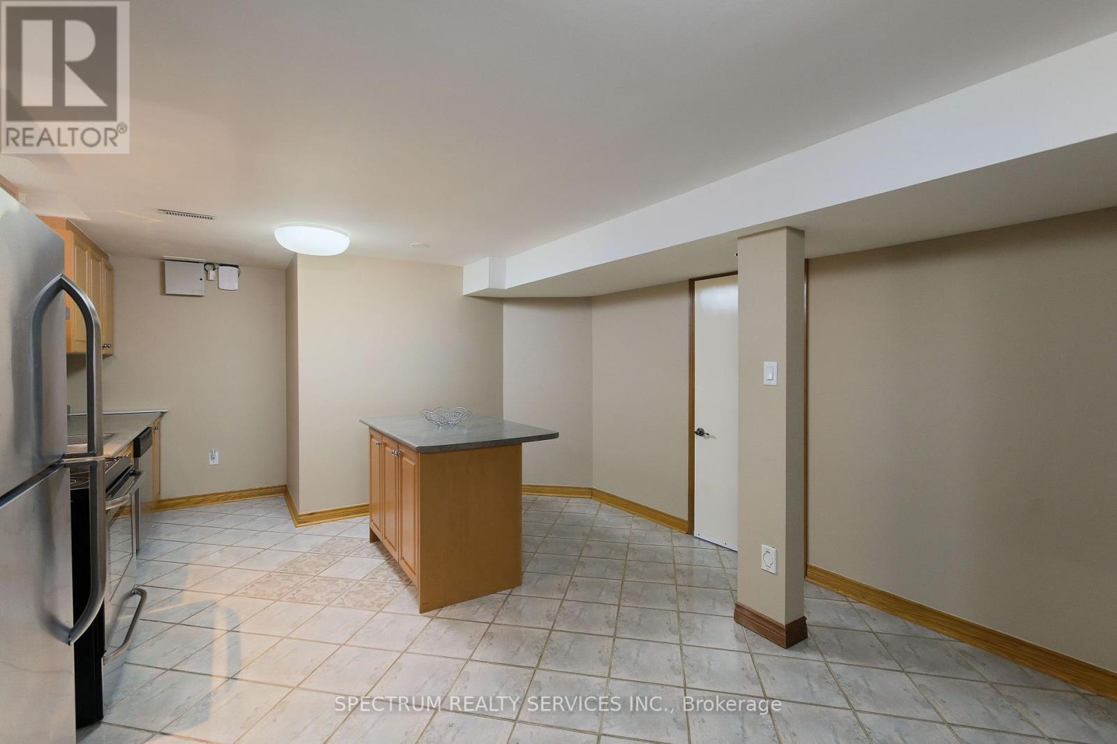 Photo 9 of Bsmt 8432 Martin Grove Road, Vaughan ON