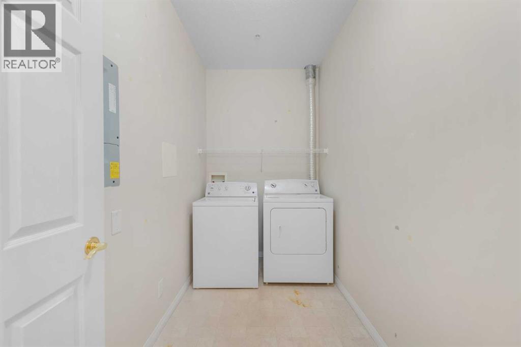 Single Family House for Sale in    Street SW Shawnee Slopes Calgary 