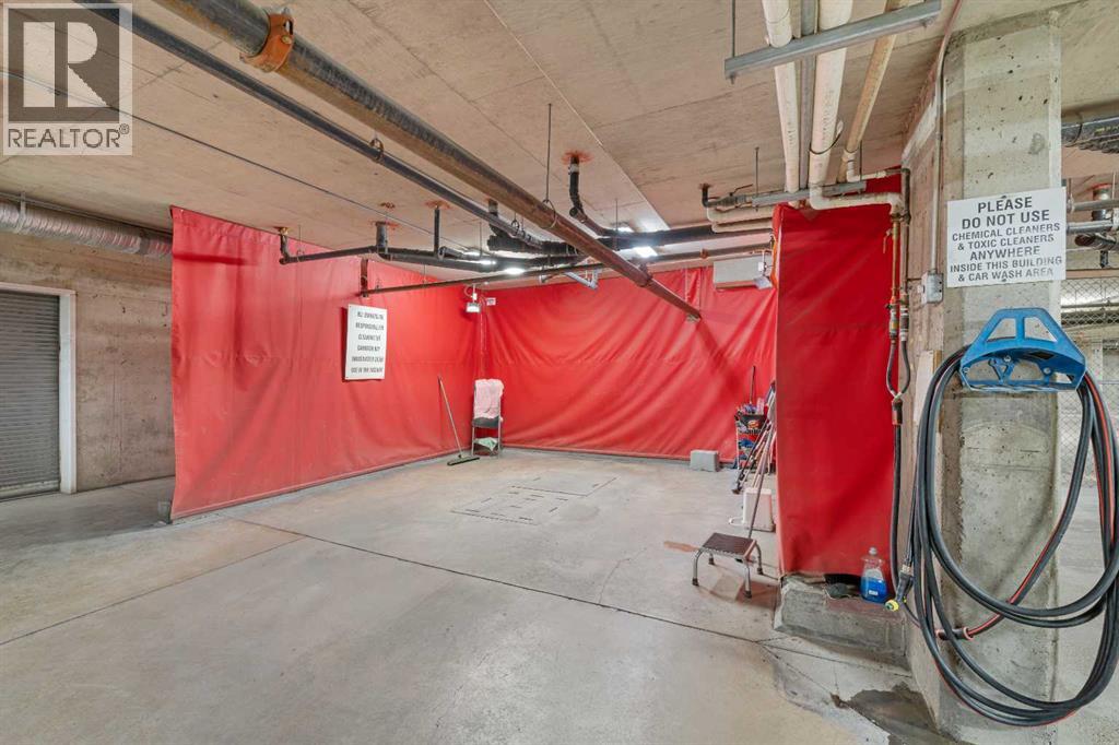Single Family House for Sale in    Street SW Shawnee Slopes Calgary 