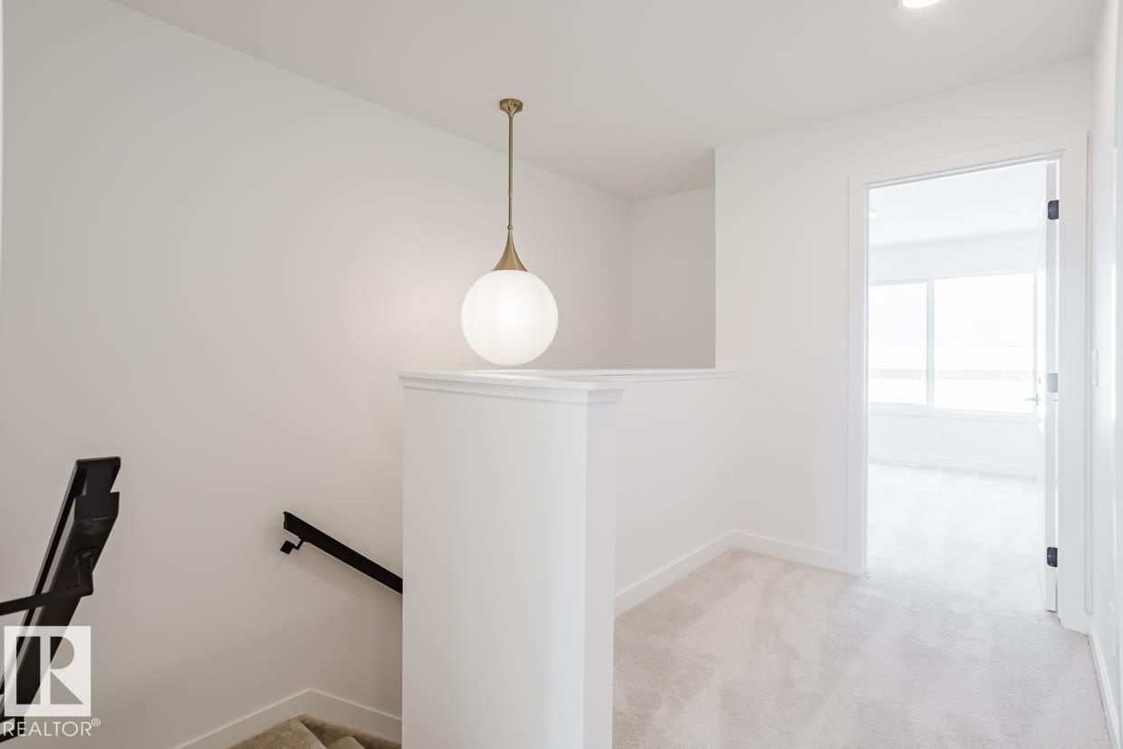 Photo 11 of 2837 65 St Sw, Edmonton AB