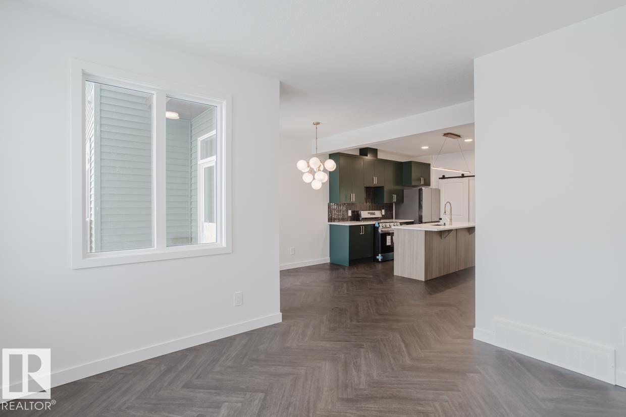 Photo 3 of 2837 65 St Sw, Edmonton AB