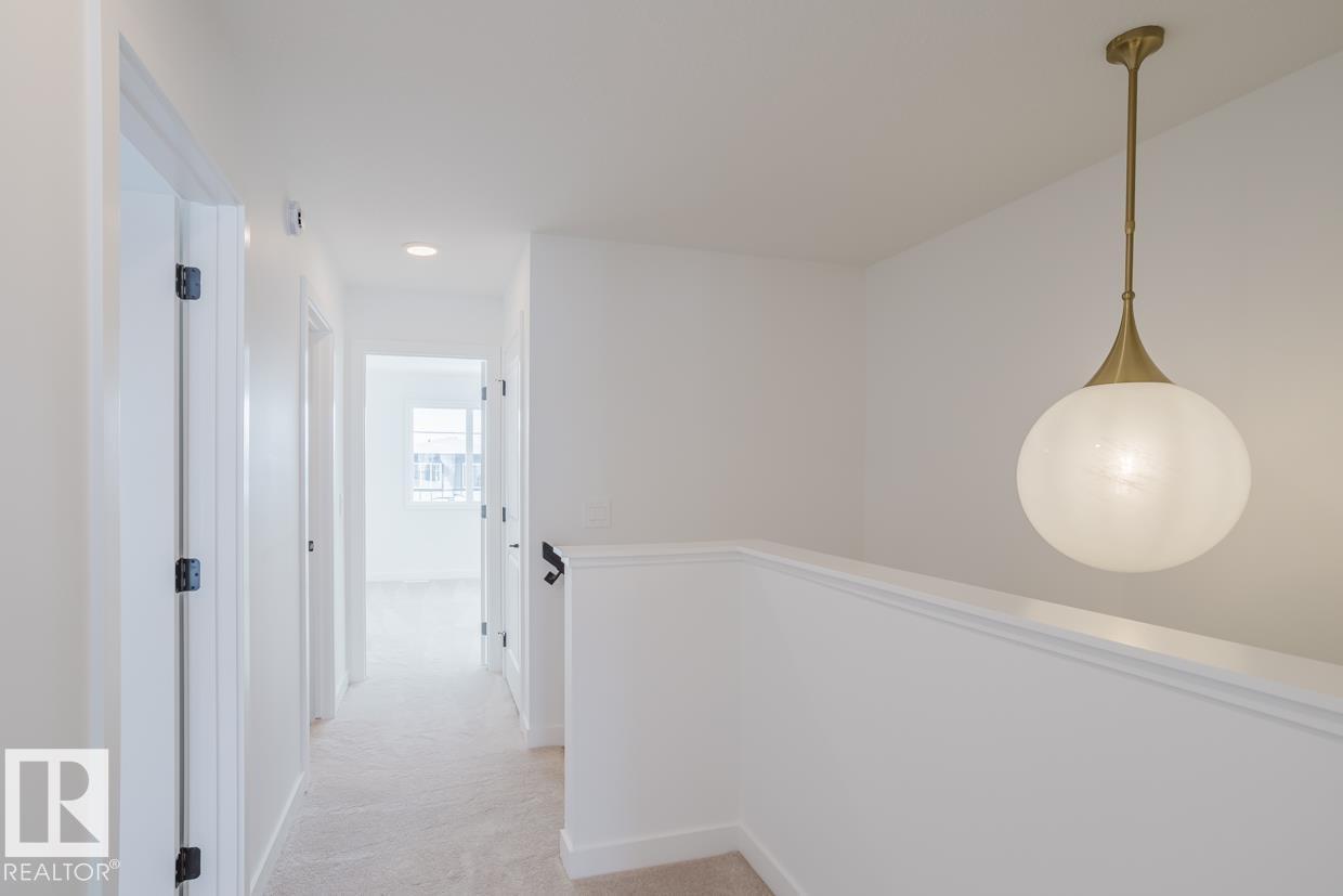 Photo 4 of 2837 65 St Sw, Edmonton AB