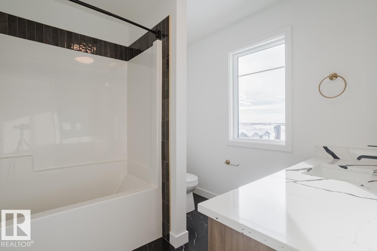 Photo 8 of 2837 65 St Sw, Edmonton AB
