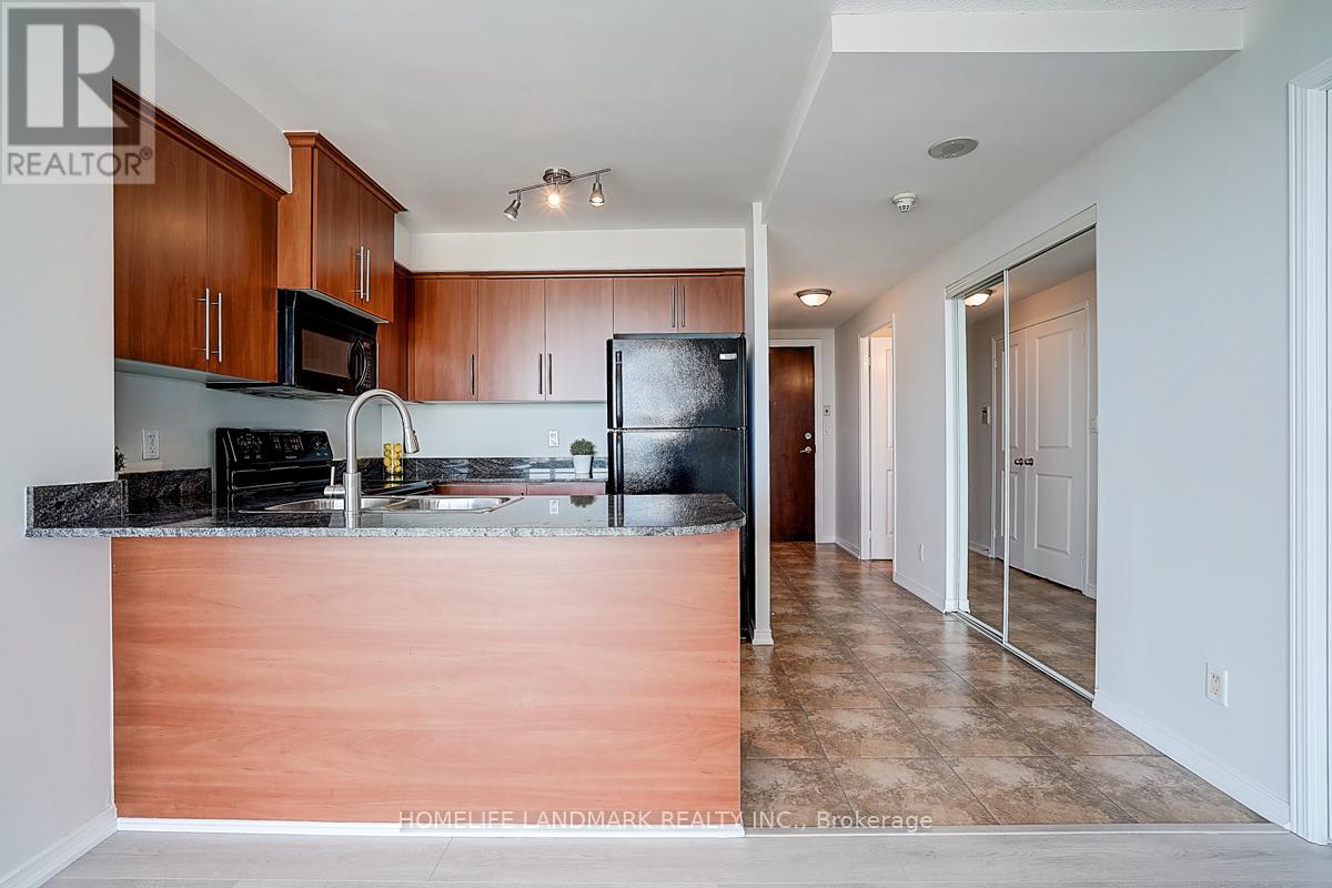 Photo 14 of 15 C 8 Rosebank Drive, Toronto ON