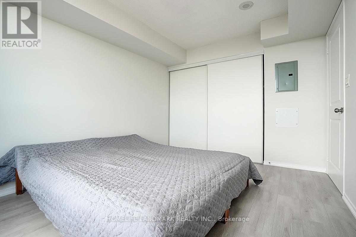 Photo 34 of 15 C 8 Rosebank Drive, Toronto ON