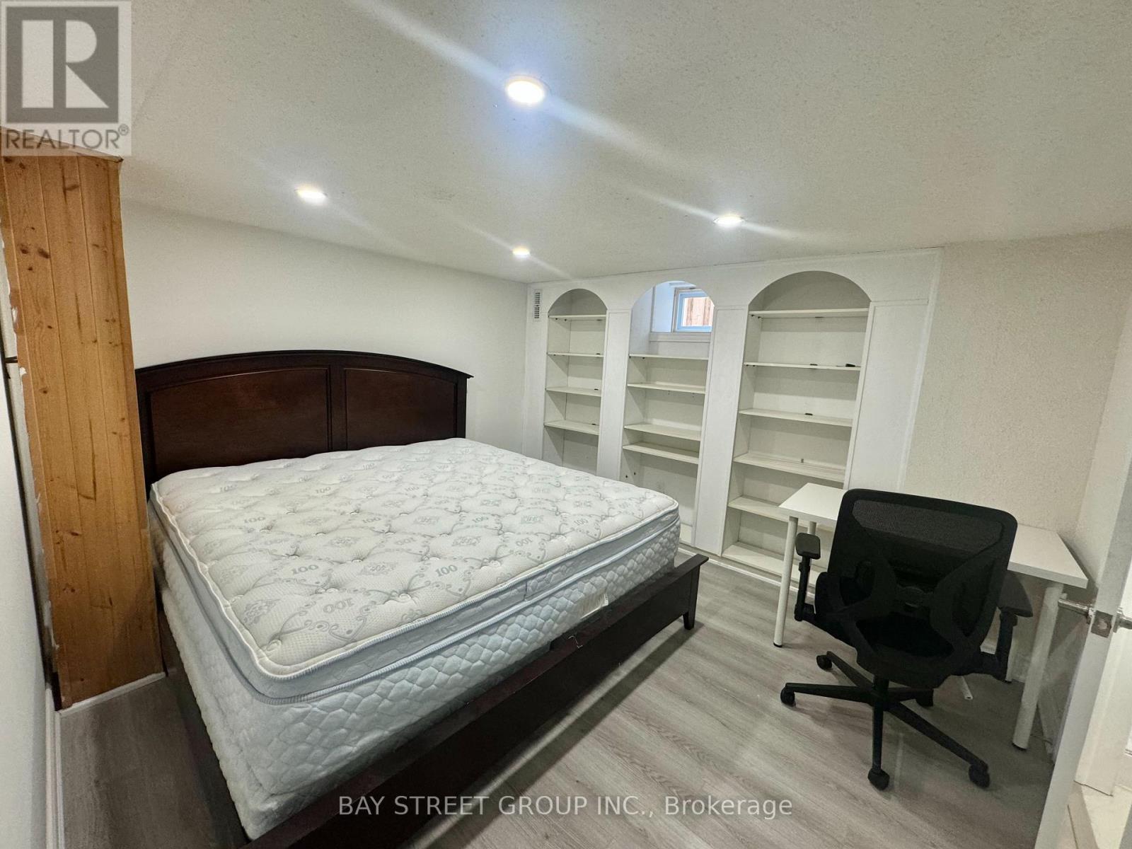 Photo 2 of One Room In W O Basement 8 Queensgate Court, Markham ON