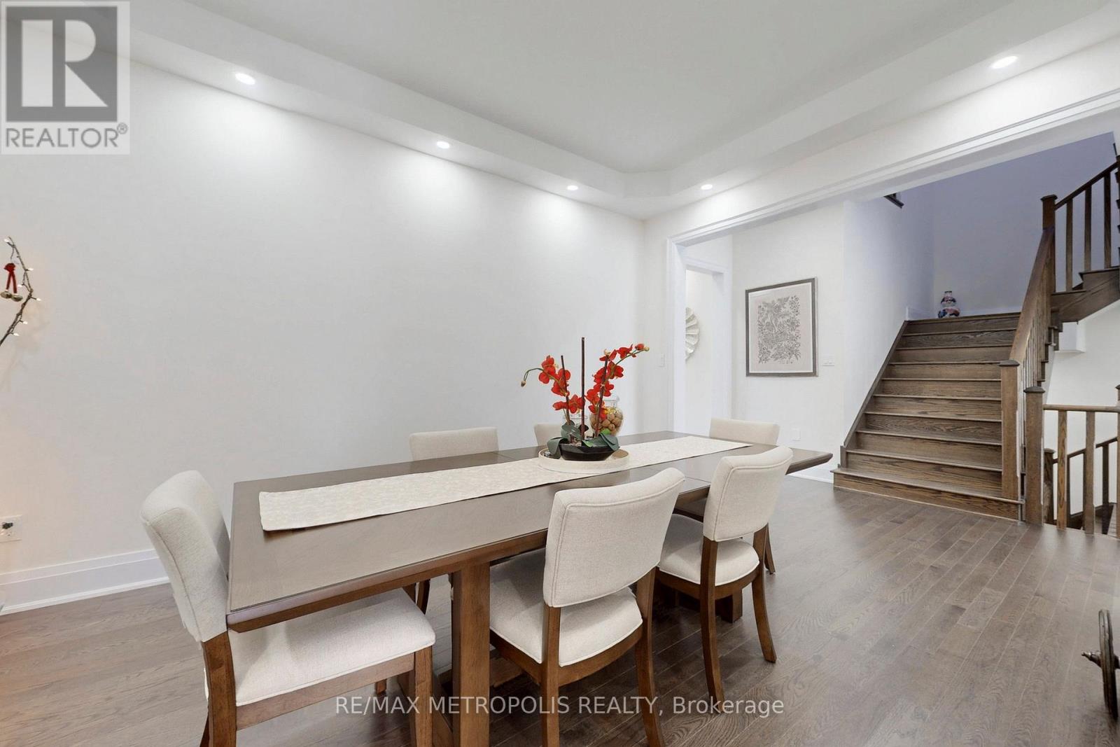 Photo 11 of 163 Ballantyne Boulevard, Vaughan ON