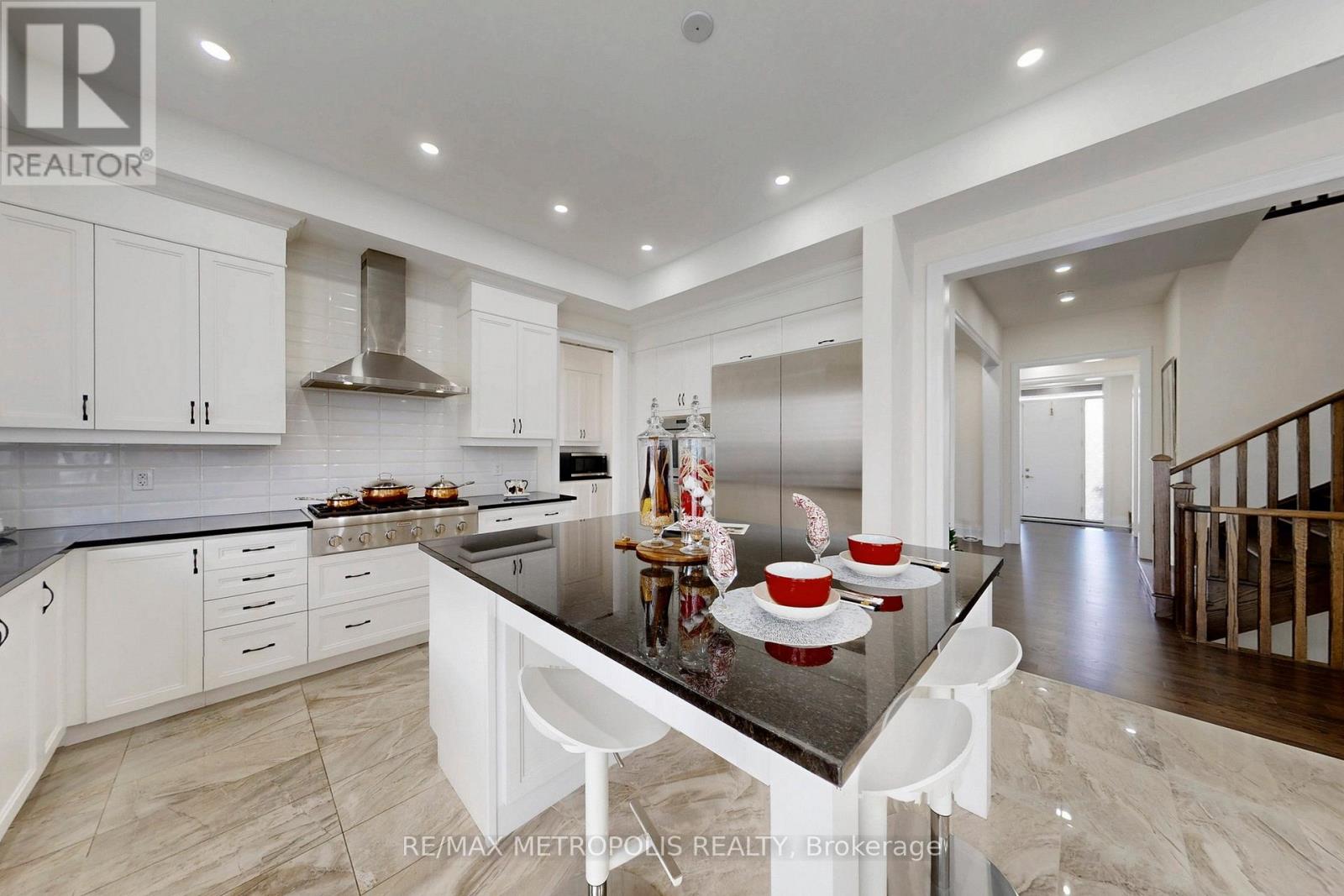 Photo 13 of 163 Ballantyne Boulevard, Vaughan ON