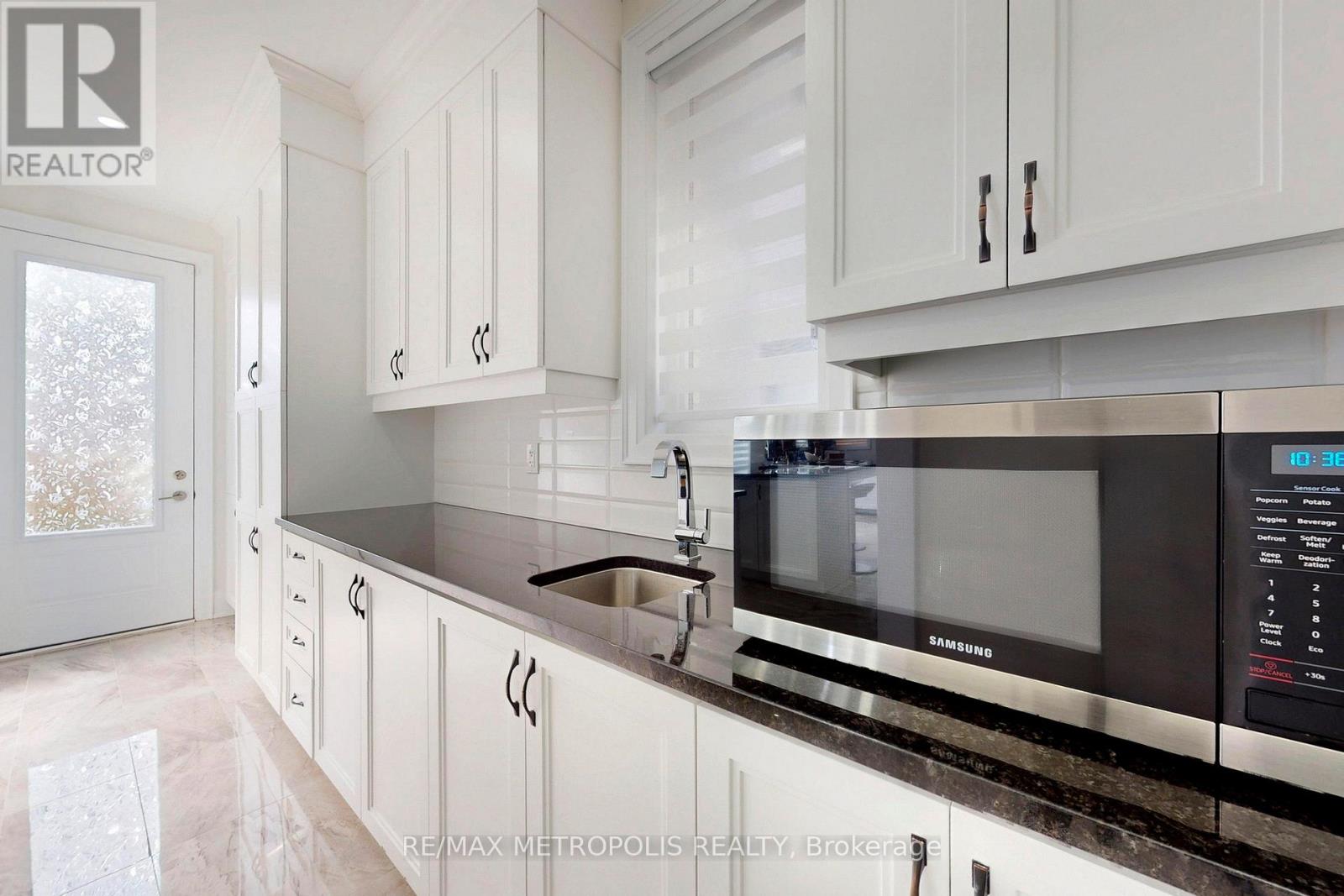 Photo 18 of 163 Ballantyne Boulevard, Vaughan ON