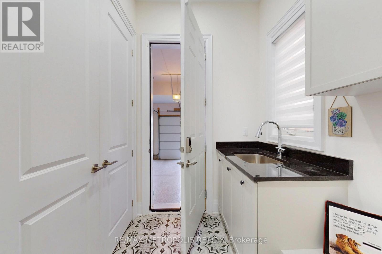 Photo 23 of 163 Ballantyne Boulevard, Vaughan ON