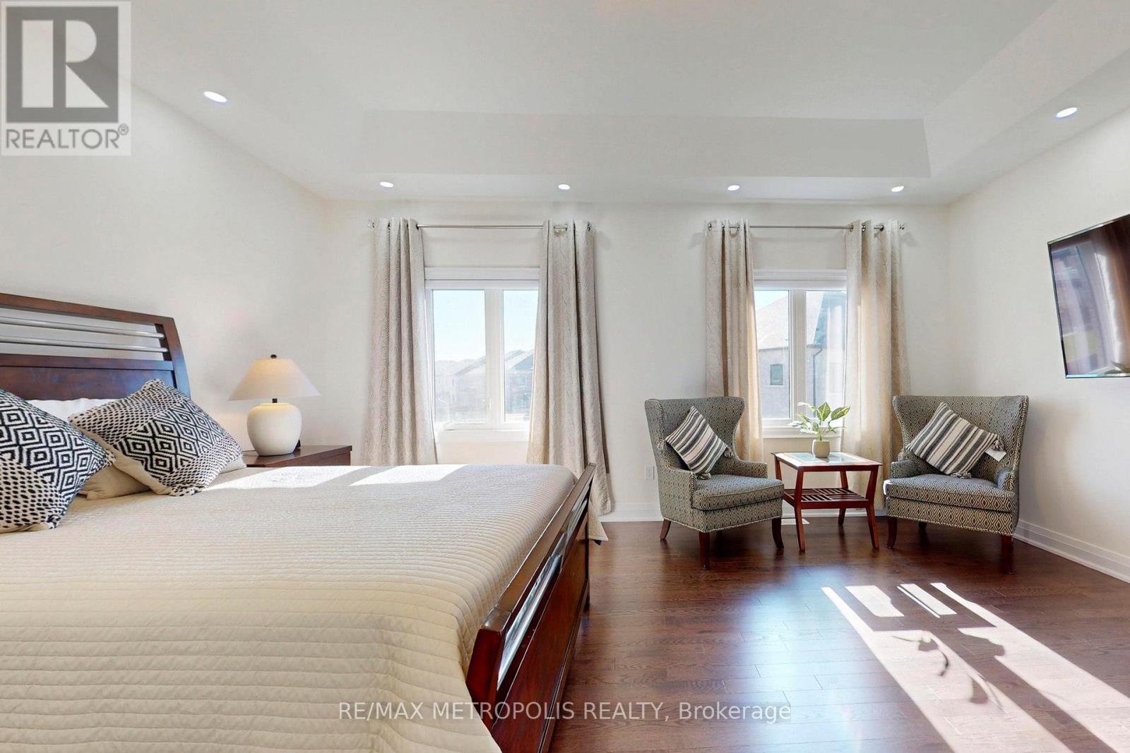 Photo 26 of 163 Ballantyne Boulevard, Vaughan ON