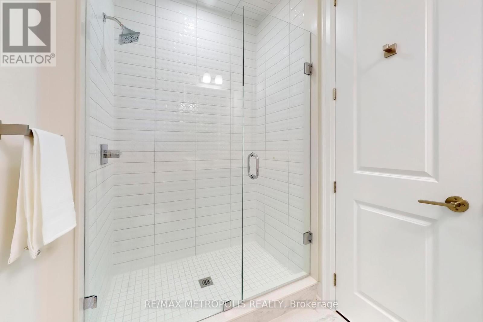 Photo 40 of 163 Ballantyne Boulevard, Vaughan ON