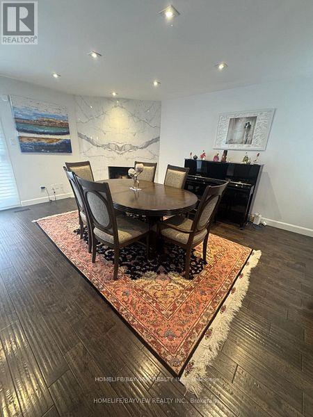 Photo 10 of 23 Holm Crescent, Markham ON