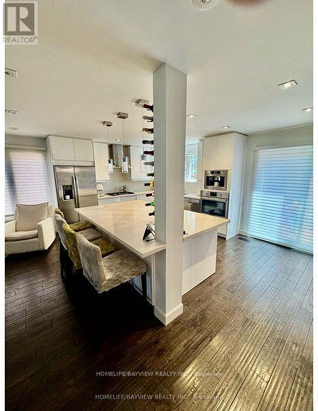 Photo 14 of 23 Holm Crescent, Markham ON