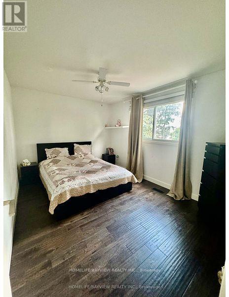 Photo 17 of 23 Holm Crescent, Markham ON