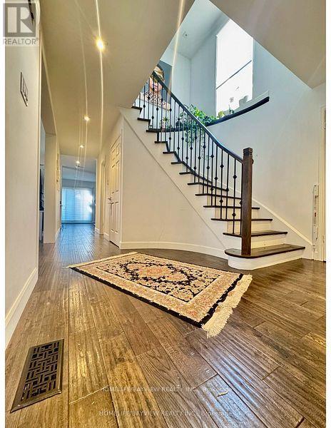 Photo 3 of 23 Holm Crescent, Markham ON
