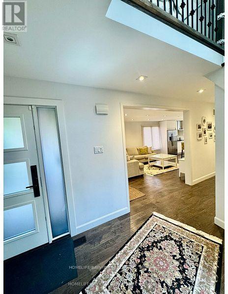 Photo 4 of 23 Holm Crescent, Markham ON